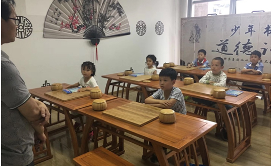成都少年书院学员上课