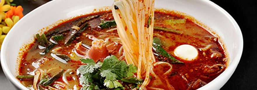 麻辣米线制作现场