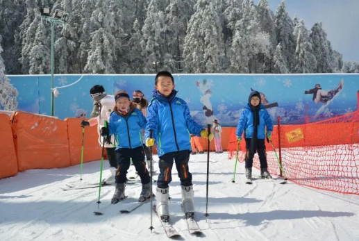 滑雪冬令營(yíng)