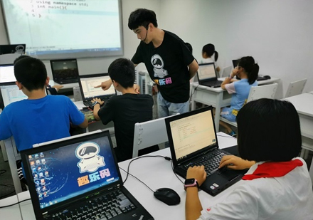 乐高、机器人编程与少儿编程深度解析