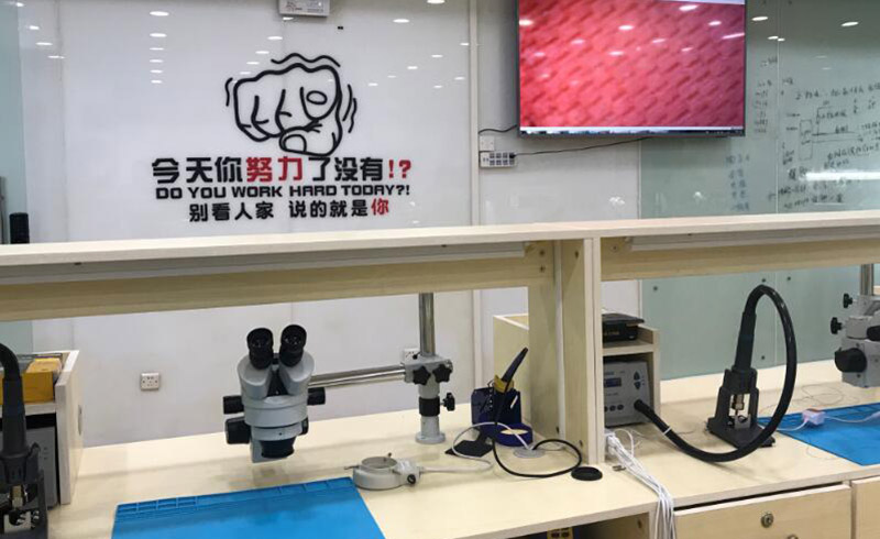 维修手机操作台