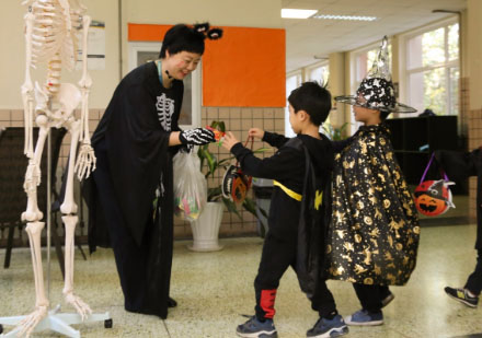 TRICKORTREATINPRE-KINDERGARTENANDKINDERGARTEN