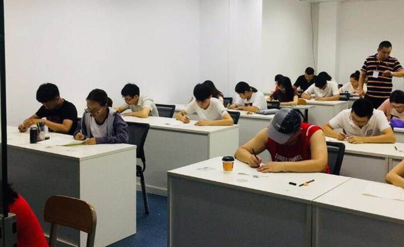 学员考试现场