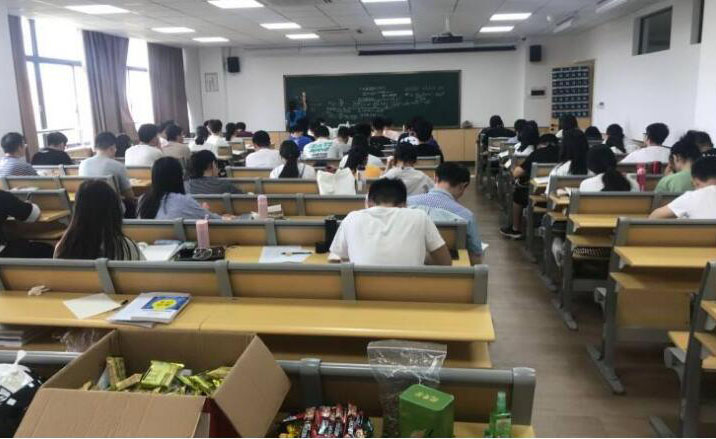 学员上课