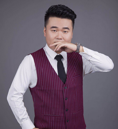 尚美新时代美容美发化妆培训老师