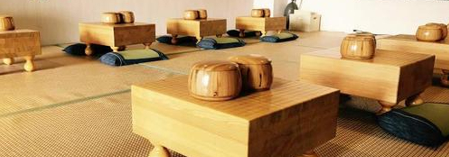 少儿围棋对弈场景