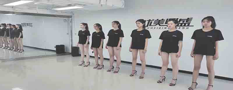 专业模特征程展示