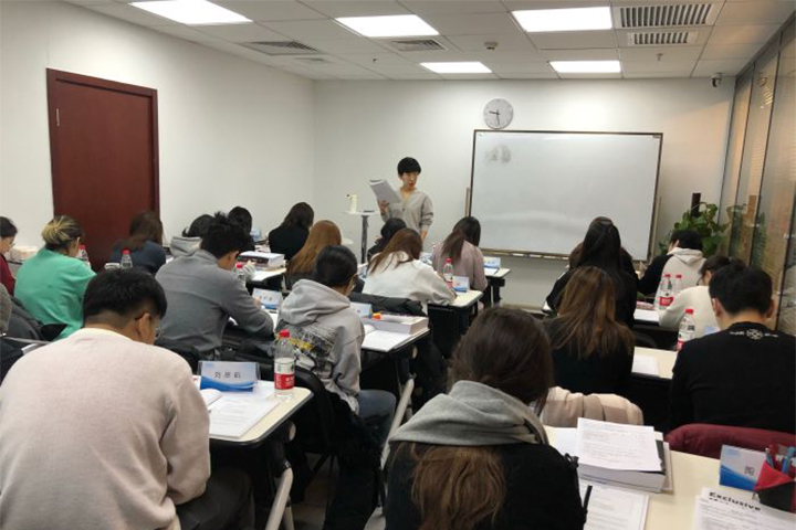 学生上课照片