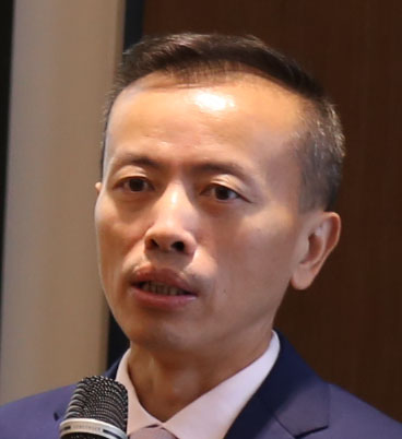 薛华博士