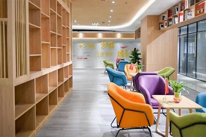 學(xué)校書架