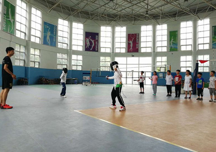 校区学员上课学习场景
