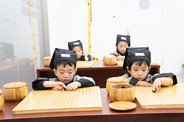 上海同雅堂少儿围棋的棋具认识课堂