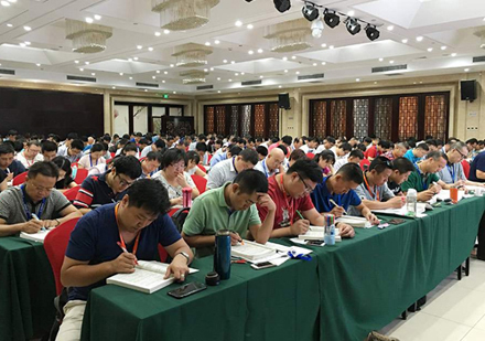 校区学员学习场景展示