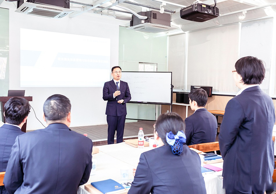 礼仪培训师职业发展全攻略