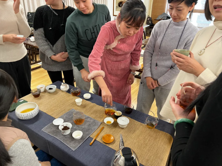 不同材质茶具对比