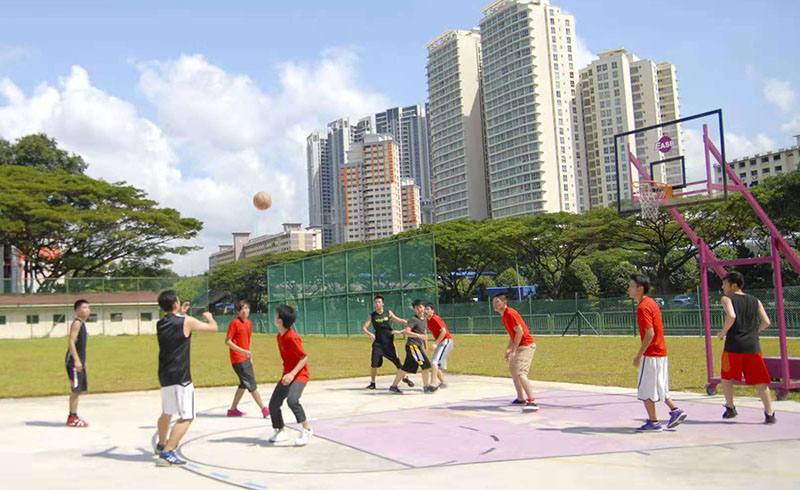 学校举办篮球赛