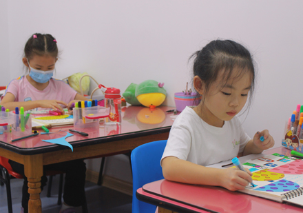 校区学员上课学习场景展示