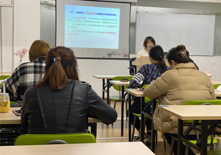 校区老师授课场景展示
