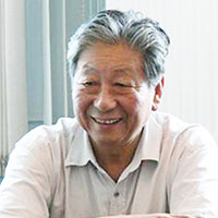 梁伯龙