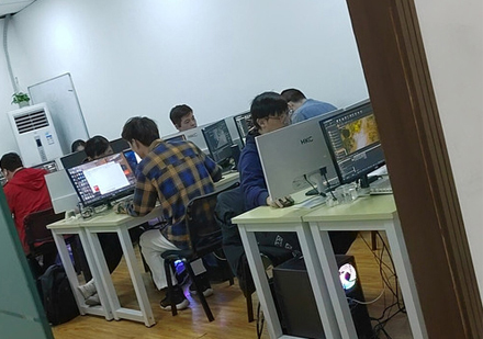 线下面授校区学员上课场景展示