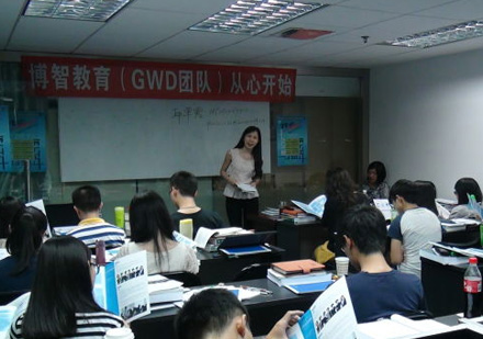 线下校区老师授课场景展示