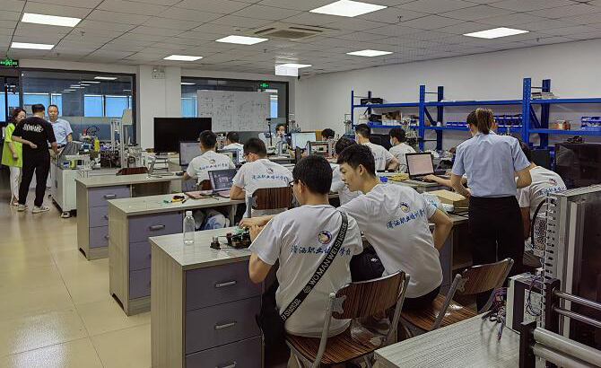 东莞潇洒模具培训学院