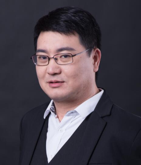 王 博