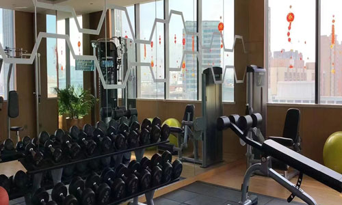 学校健身房展示