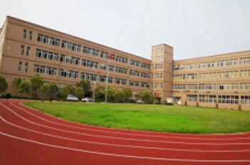 学校操场和建筑