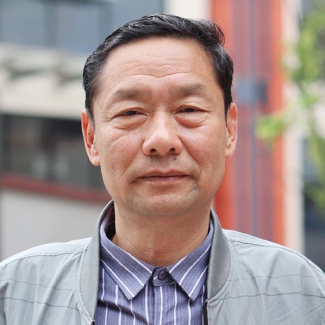 李新奇