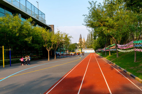 学校外景