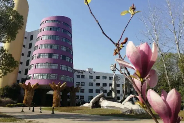 硅湖职业技术学院
