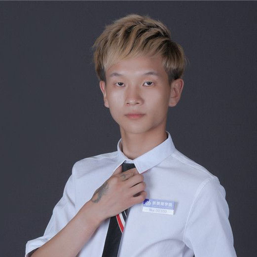 何荣明  老师