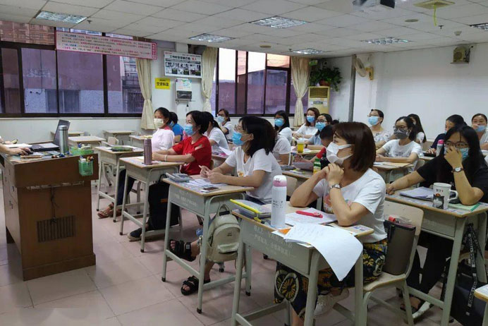 广州陈文卫教育学员上课