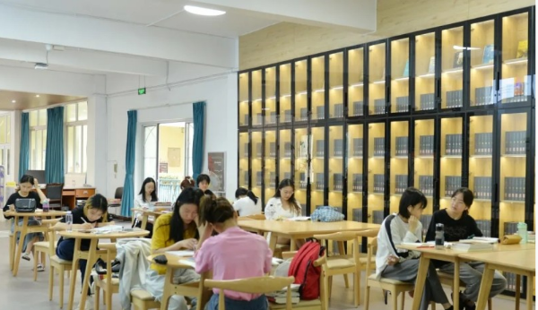 学生自习相册