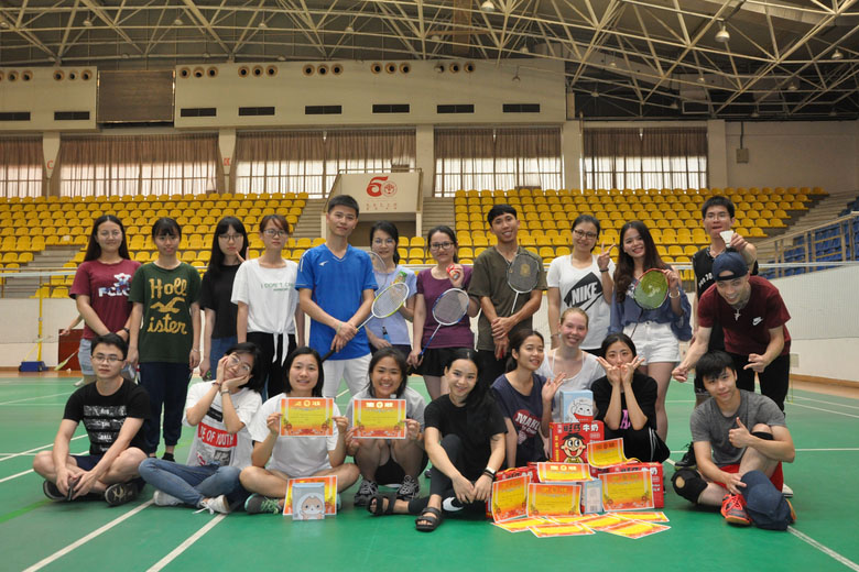 广东外语外贸大学国际学院举办“激情飞扬，谁羽争锋”活动获奖学