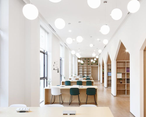 学校图书馆展示