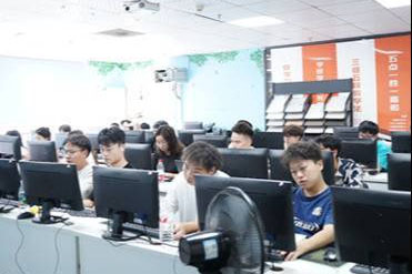 学员上课图片