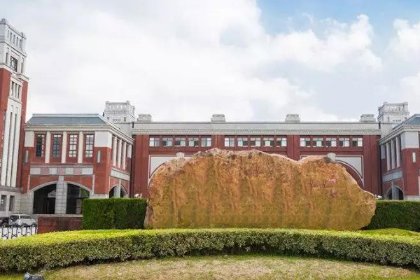 美丽的学校环境