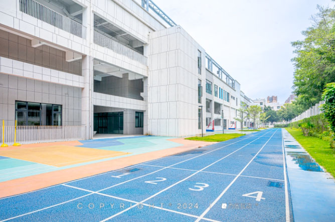 学校操场环境