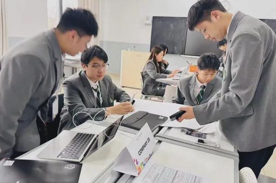 学员讨论场景