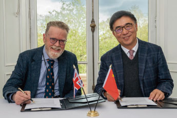 广州南方学院国际本科英国皇家院士、英国谢菲尔德 大学前校