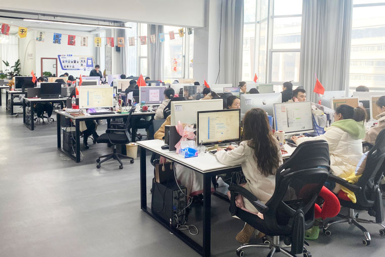 融跃教育学生上课图片