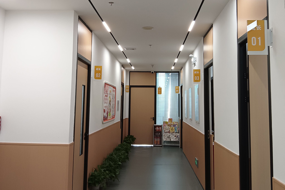 教室间走道环境