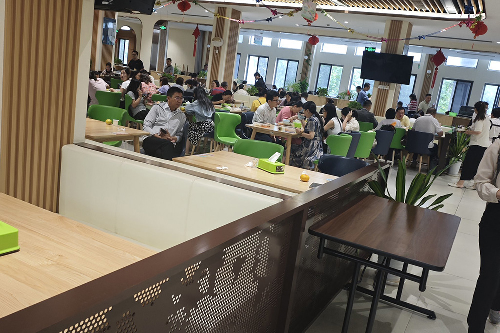 学校食堂环境