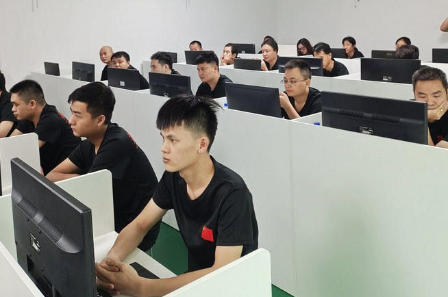 学员上课场景1