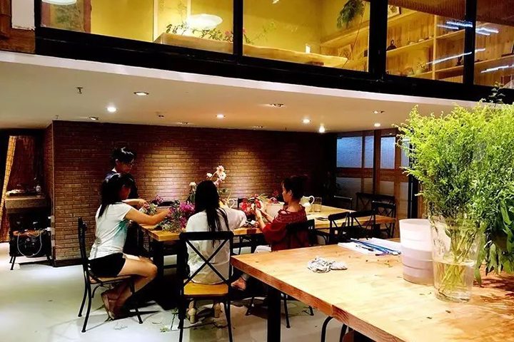 认真学习的学员相册