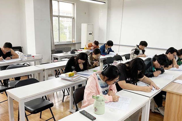 学员上课场景1