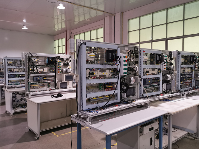 3KG机器人综合实训平台图片