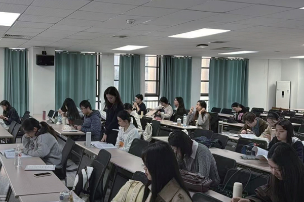 校区学员上课场景展示